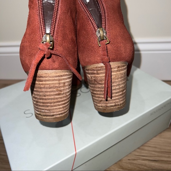 🔴 SOLD 🔴 SOCIETY OSKAR MARSALA COW SUEDE ANKLE BOOTS SHOES 8.5 EUC - Picture 6 of 10
